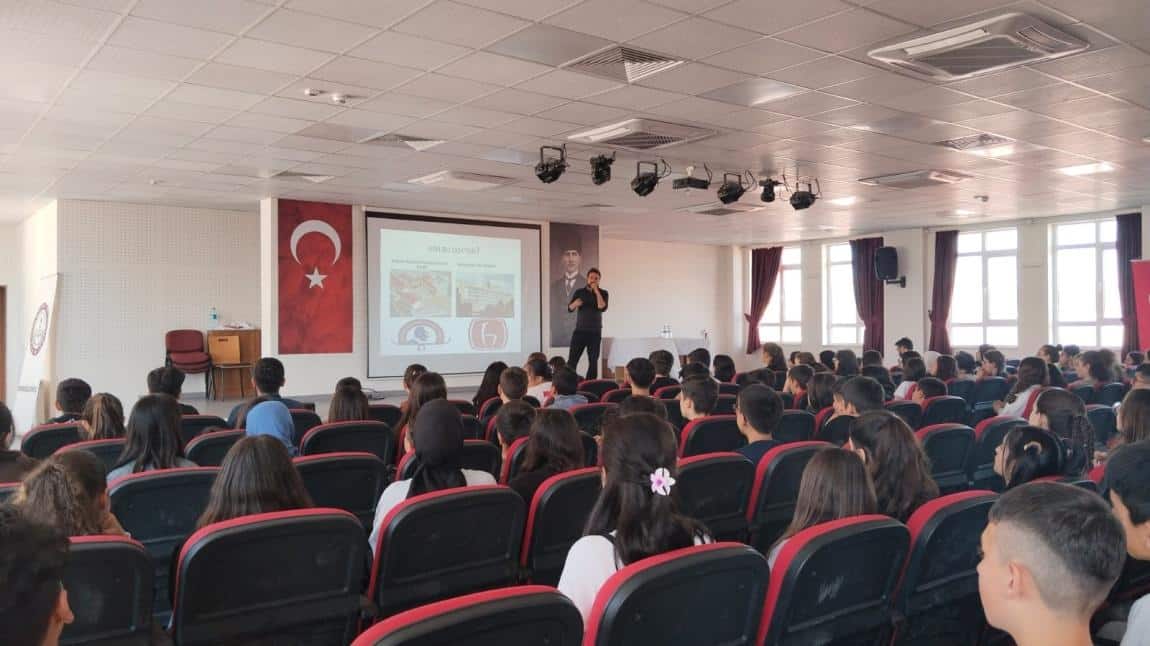 Meslek Tanıtım Günleri Kapsamında Dr.Mehmet İlhan Öğrencilerimizle Buluştu.